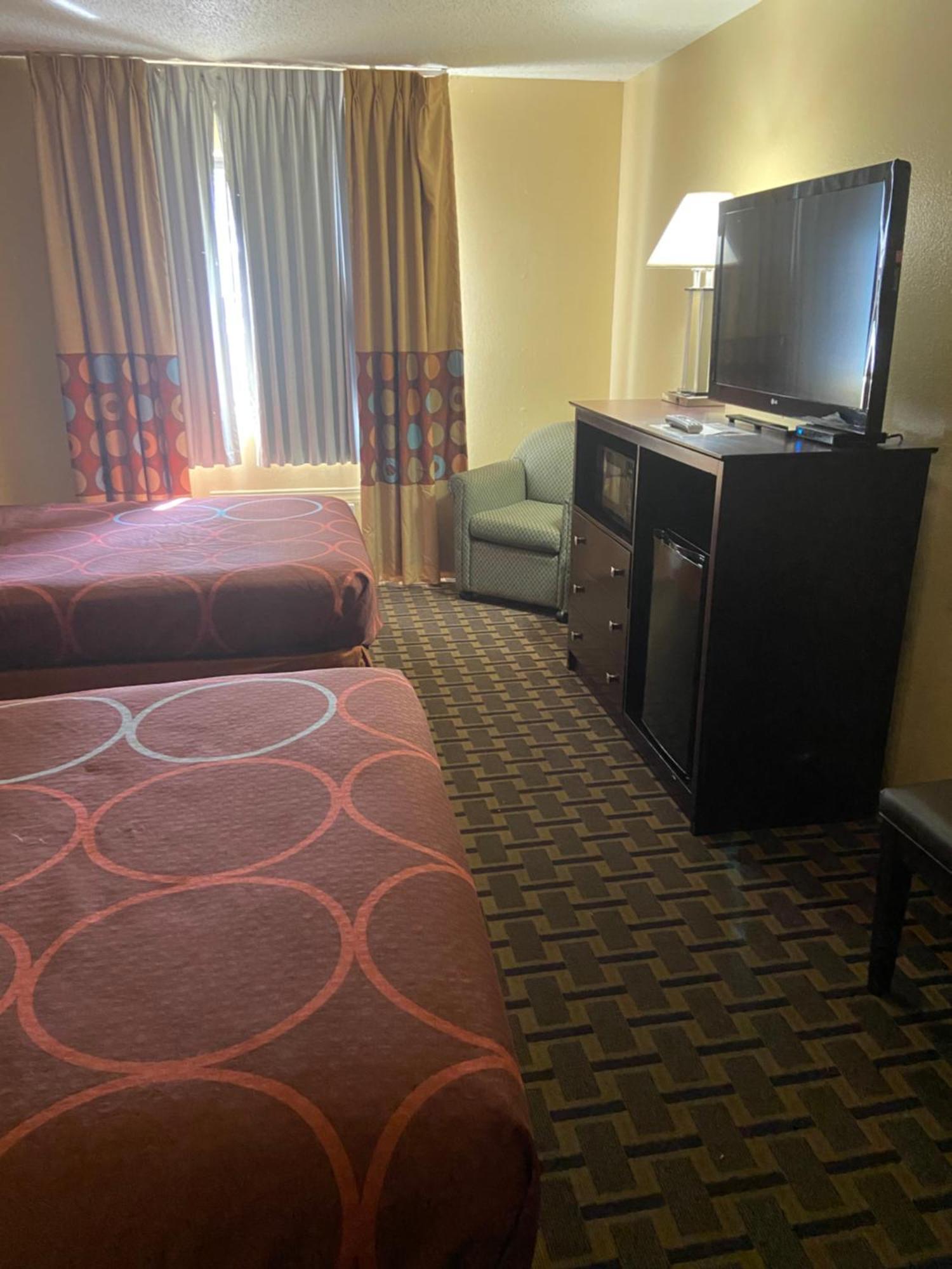 Super 8 By Wyndham Lebanon Hotell Exteriör bild